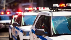 POLICIJA JOJ ODMAH ZAKUCALA NA VRATA Devojka bacila stare dedine stvari, zbog OVOGA je malo falilo da završi IZA REŠETAKA