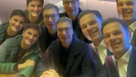 "JOŠ MALO PA ĆEMO NA GAZELU!" Brnabić objavila sliku na Tviteru i sabila opoziciju u zemlju! (FOTO)