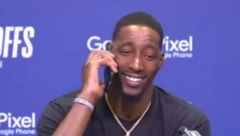 HIT SCENA Mama pozvala NBA zvezdu dok je bio na konferenciji, usledio komičan odgovor (VIDEO)