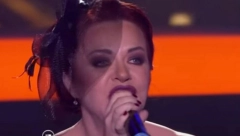 "ILEGALNO ME JE PREVEZAO PREKO GRANICE" Pevačica progovorila o teškom periodu, malo ko bi imao hrabrost za ono što je ona učinila