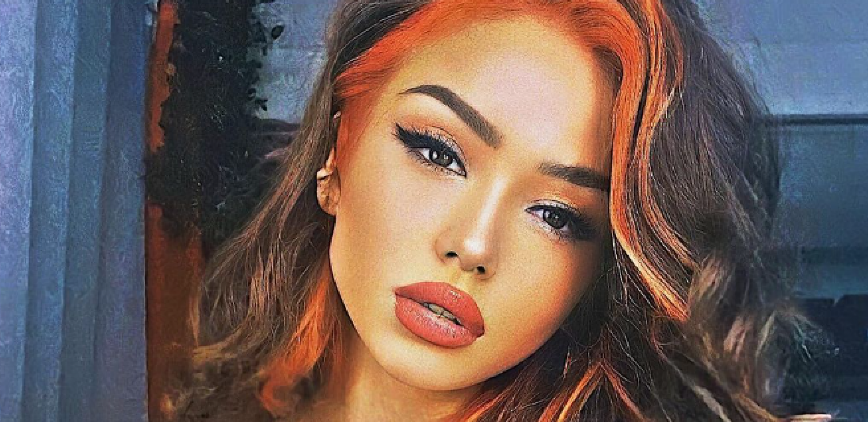 ŠOK ALO! PAPARACO! BRESKVICA UHVAĆENA SA DVA FRAJERA Kad je uočila da je snimamo, pogubila se i unezvereno krenula da juri ulicama i beži! (FOTO)