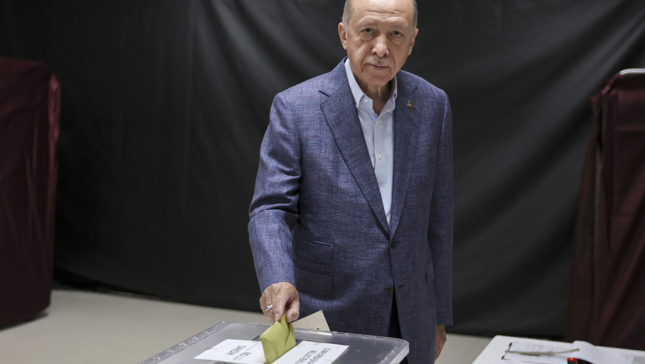 ERDOGAN GLASAO U ISTANBULU Njegov glavni protivnik u Ankari (FOTO)