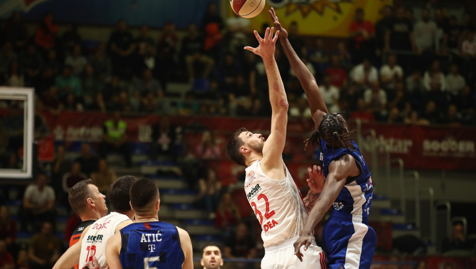 CRVENO-BELIMA SE OVO NEĆE DOPASTI Poznati arbitri za drugi meč Zvezde i Budućnosti