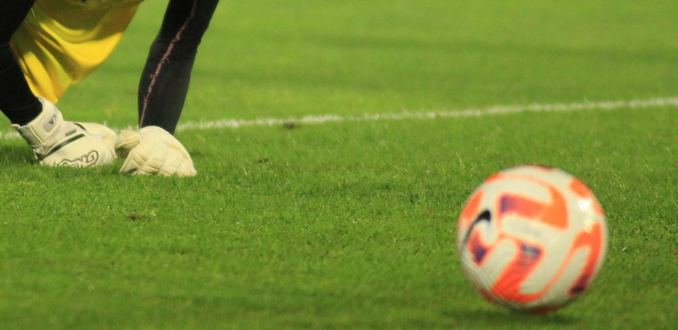 HAOS NA OSTRVU Čuveni engleski stručnjak i bivši trener Liverpula optužen za se*sizam