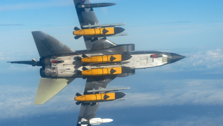 GRUNITE NATO ORUŽJEM NA RUSIJU! Opasna igra Zapada mogla bi da se završi kobno, Zelenski čeka momenat!