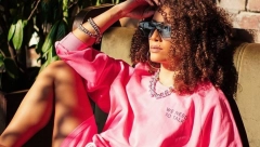 OTPUSTILA FRIZERA I ŠMINKERA Milena Ćeranić snimila spot bez grama šminke i frizure, a ovo je razlog