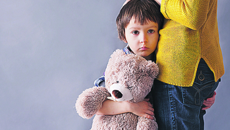 MAJKA ĆERKI (8) OTVORILA PROFIL, PEDOFILI JE ZATRPALI UŽASNOM PORNOGRAFIJOM: Lepo izgledaš, pošalji mi slike u kupaćem!