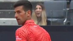 DA LI JE MOGUĆE? Nole u šoku, zbog jednog detalja mu nije ostalo ništa drugao nego da se kiselo nasmeje