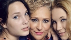 OVO SU ĆERKE MARINE PERAZIĆ Jedna je krenula maminim stopama, druga živi u Americi, a evo kako danas izgledaju