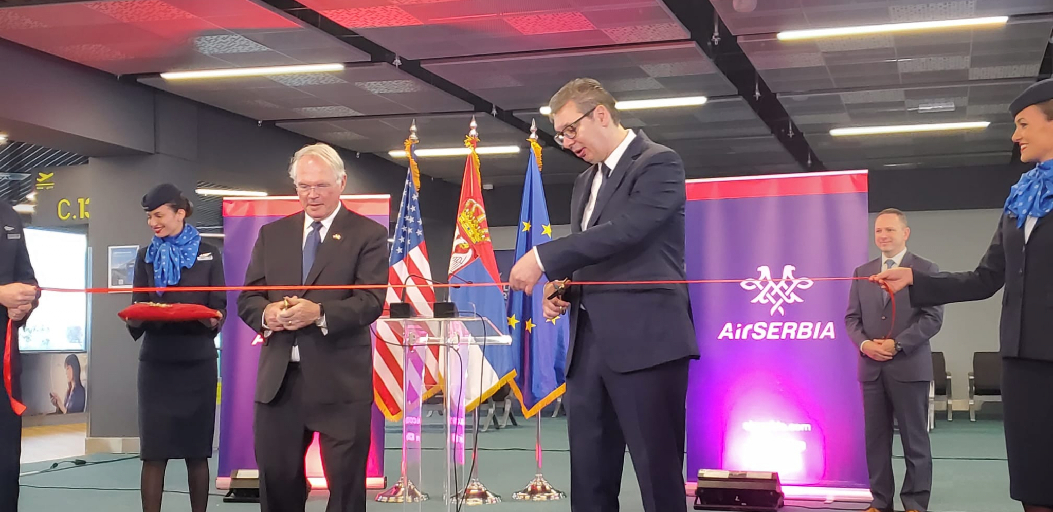 KAD SE NIKOLA BUDE VRAĆAO IZ DENVERA, IĆI ĆE PREKO ČIKAGA ZA BEOGRAD Vučić: Čujem da sam propustio Jokićevu najbolju utakmicu