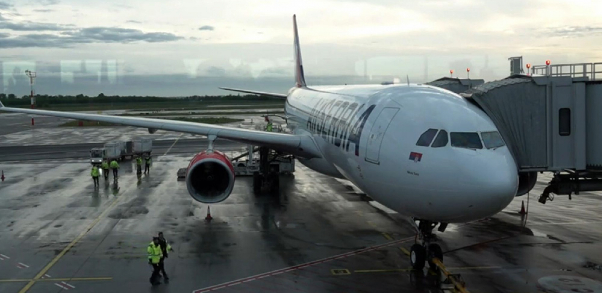 ZATVOREN BEOGRADSKI AERODROM Otkazani letovi Er Srbije zbog nevremena