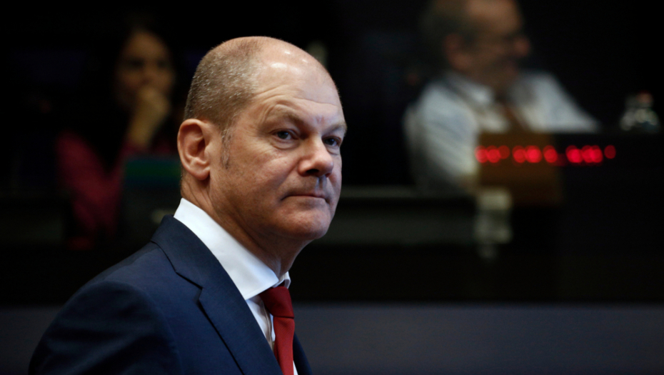 PAO OLAF ŠOLC, ZADOBIO MODRICE Oglasila se Vlada Nemačke