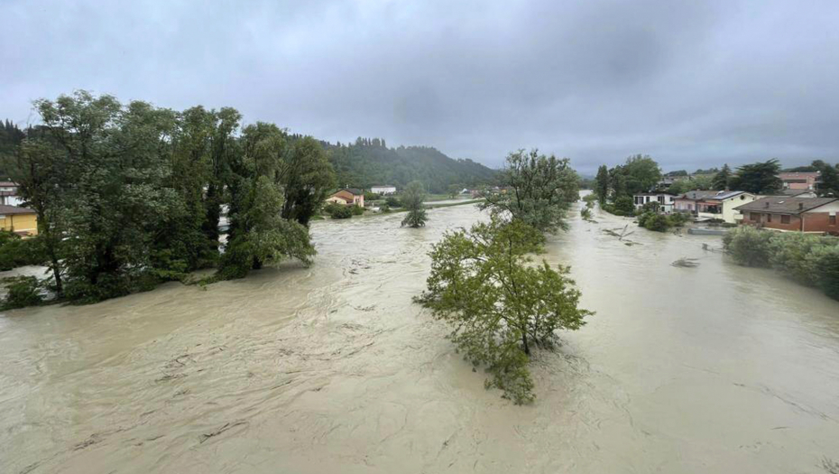 ITALIJI PRETI KATAKLIZMA Evakuisano 36.000 ljudi, Đorđa hitno napustila G7 samit!
