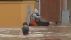 SRBIN HEROJ U ITALIJI! NIJE SE NI SEKUND DVOUMIO Đorđe spasio bebu od utapanja (VIDEO)