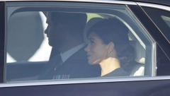 U SUDARU SU UČESTVOVALI VOZAČI, PEŠACI I DVA POLICAJCA Megan i Harija su paparaci jurili dva sata, a ovo su novi detalji nesreće