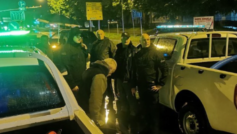 GRADONAČELNIK ĐURIĆ NA TERENU SA KOMUNALNIM SLUŽBAMA Strašno nevreme pogodilo je Novi Sad, radi se na otklanjanju i saniranju nastale štete