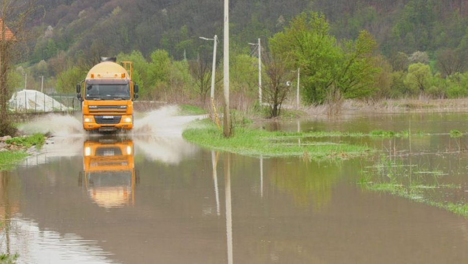 VANREDNA SITUACIJA U 32 GRADA I OPŠTINE, METEOROLOG UPOZORAVA: Od danas novi talas poplava
