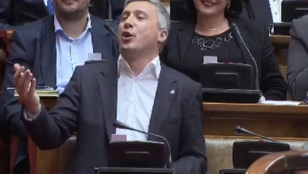 FOTOGRAFIJA KOJU BOŠKO OBRADOVIĆ NE ŽELI DA VIDI Ako koza laže, rog ne laže (FOTO)