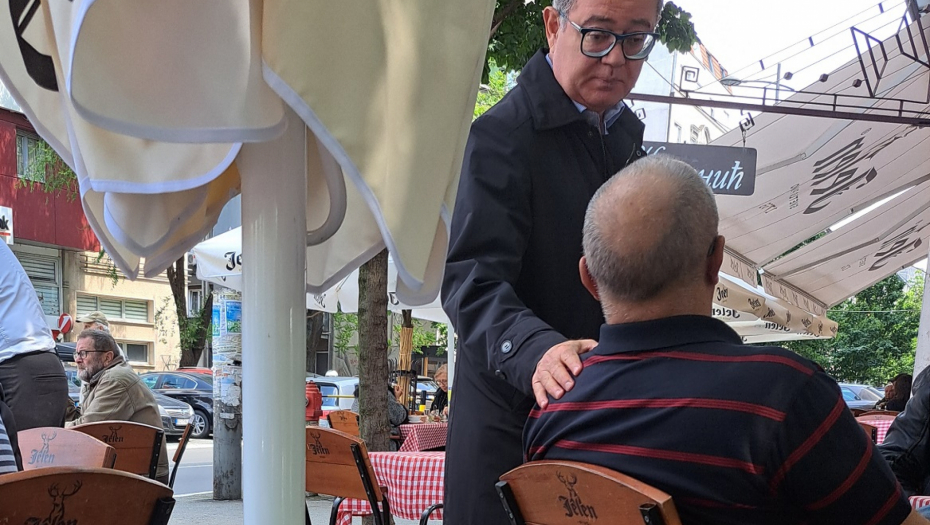 Alo! paparaco: Lutovac i Živković se u kafani zagrevaju za protest