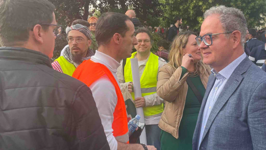 LUTOVAC ŠIRI FAŠISTIČKE PORUKE Svi koji ne podržavaju mene i moje istomišljenike su socijalni otpad!