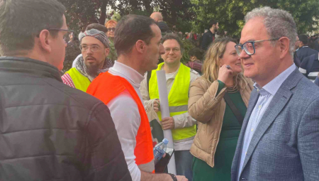 LUTOVAC ŠIRI FAŠISTIČKE PORUKE Svi koji ne podržavaju mene i moje istomišljenike su socijalni otpad!