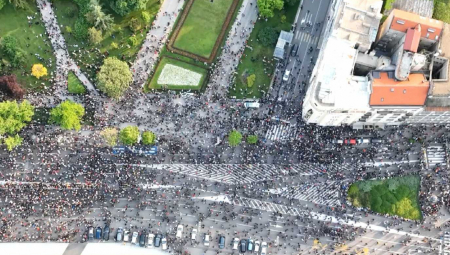 STVARNO STANJE POLITIČKOG PROTESTA U BEOGRADU Ove fotografije sve govore (FOTO)