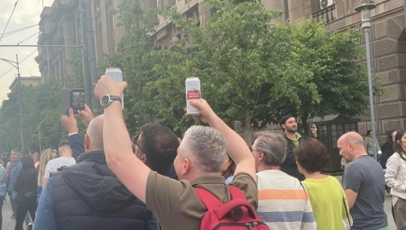 SKANDAL NA PROTESTU HEJTERA Opozicija poručuje: Spremni smo da blokiramo celu Srbiju!