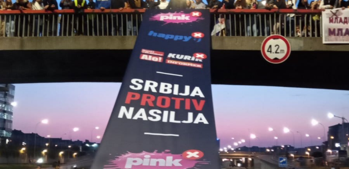 ISPLIVALO PRAVO LICE POLITIČKOG PROTESTA U BEOGRADU: Žele da uguše svaku slobodu govora (FOTO/VIDEO)
