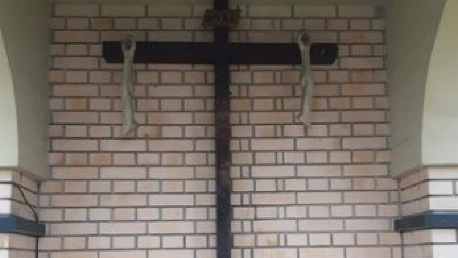 ŽALOSNO, ISUSA UKRALI SA KRSTA Meštani sela kod Zagreba šokirani, "samo ruke ostale da vise"