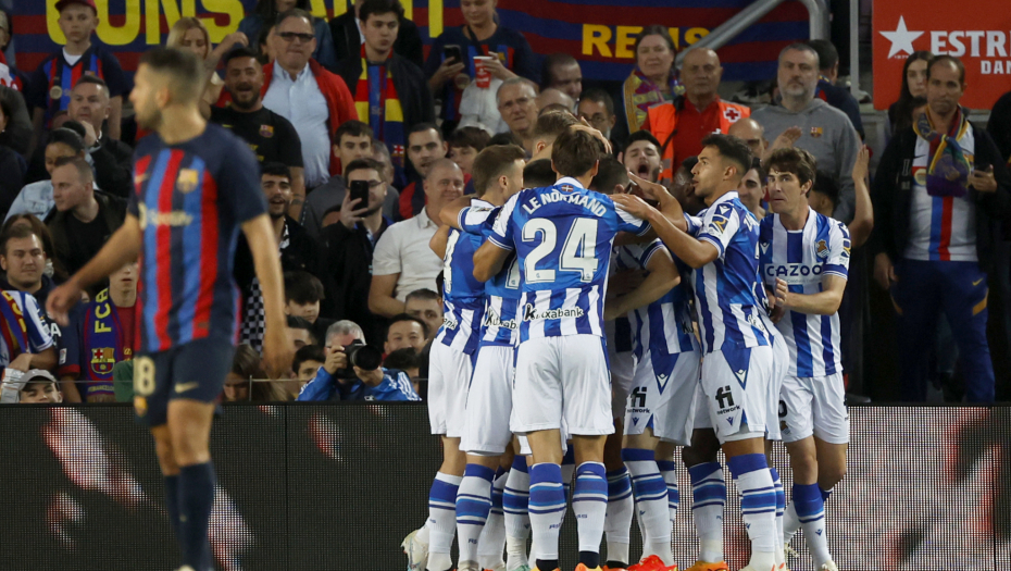 BASKIJCI POKVARILI SLAVLJE KATALONCIMA Sosijedad slavio na "Nou Kampu", Barselona podigla pehar