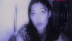 NEPREPOZNATLJIVA! Devojka sa slike snimala je džinglove za Pink, a danas vodi jednu od najpopularnijih emisija, niko ne bi rekao da se radi o istoj osobi! (FOTO)