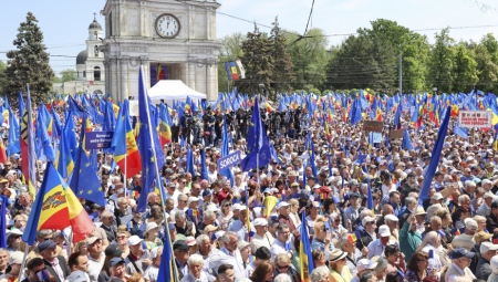 MOLDAVIJA VRIJE! Instalirana predsednica gura zemlju pred nišan Moskve!
