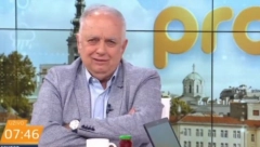 VAJNI AKADEMIK PODELIO FOTKU GLUMICE ZA ODRASLE Masno laže, na Boga ne misli, samo da je protiv Srbije! (FOTO)