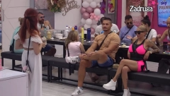 PALČICA URNISALA MARKA MARKOVIĆA Ponizila ga kao nikad do sada, sasula mu brutalno sve u lice!