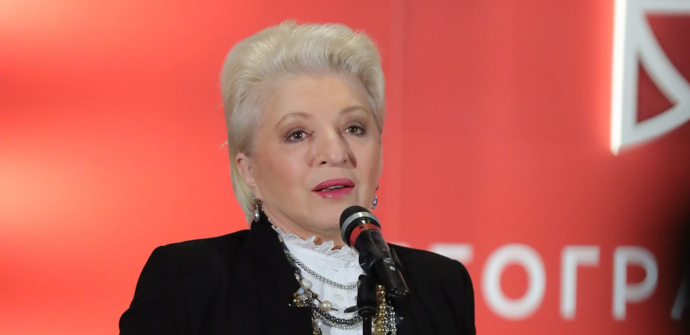 MIRJANA KARANOVIĆ (67) U BRUSHALTERU! Svi zanemeli zbog vrele fotografije!