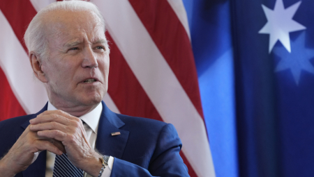 RUŠI SE KULA OD KARATA Scenario kojeg se svi plaše, ako SAD padnu, oni su sledeći