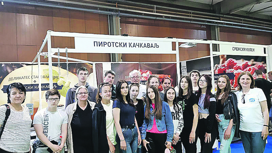 ZLATNE MEDALJE ZA KAČKAVALJE Bravo! Pregršt nagrada za učenike Mlekarske škole iz Pirota