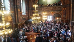 PATRIJARH SLUŽI SPASOVDANSKU LITURGIJU Veliki broj vernika u Vaznesenjskoj crkvi (FOTO)