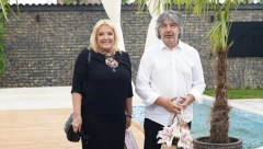 RAZLIKA U GODINAMA IZMEĐU SNEŽANE ĐURIŠIĆ I NJENOG DEČKA JE ŠOKANTNA! Konačno otkriveno koliko je pevačica zapravo starija od njega