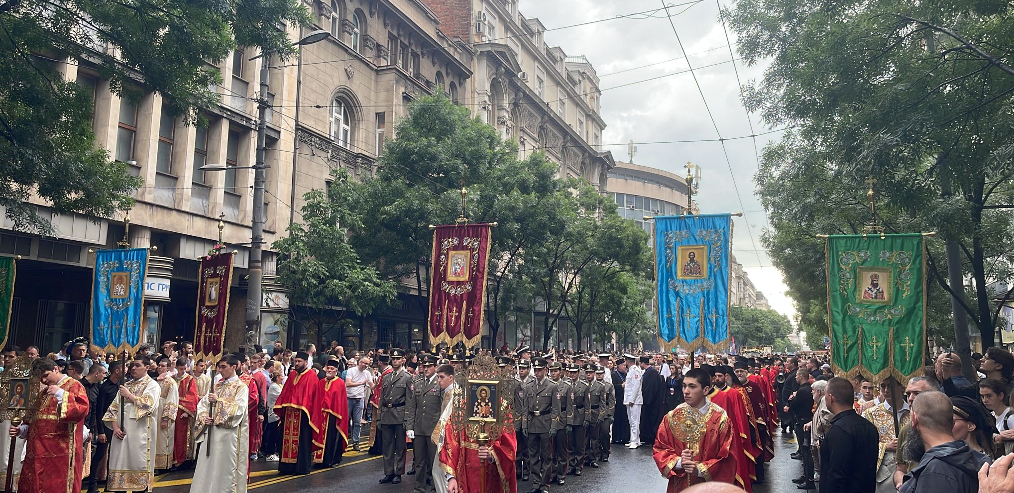 PATRIJARH PORFIRIJE PREDVODI LITIJU KROZ BEOGRAD Pogledajte kako će se obeležiti Spasovdan!