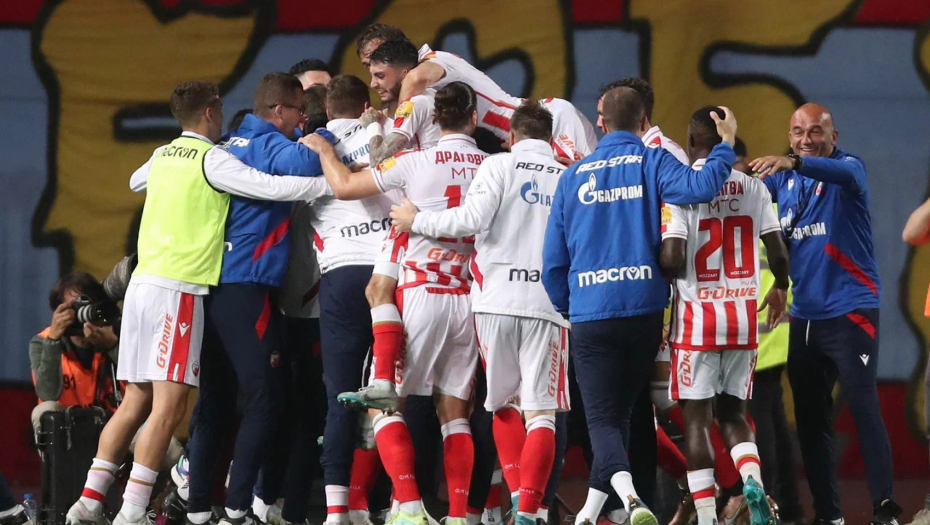 EMOTIVAN KRAJ FINALA KUPA Kapitenu Zvezde su oni prvi pritrčali u zagrljaj nakon pobede (VIDEO)