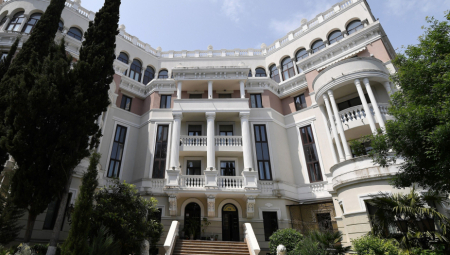 RUSI ZAUZELI LUKSUZNU VIKENDICU ZELENSKOG! Luksuzna vila od 800.000 dolara ide na doboš!