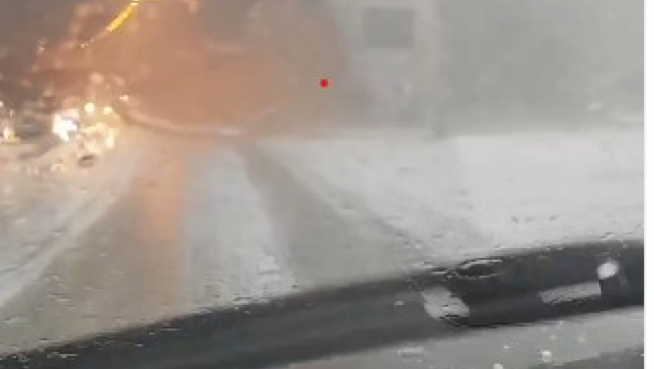 OD GRADA ZABELELA SE SRBIJA Snažno nevreme IZAZVALO POTOP, došlo do prekida saobraćaja