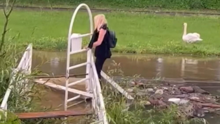 POLICIJA UKLONILA SPLAV VESNE DE VINČE Evo šta se sada nalazi na prostoru gde je živela