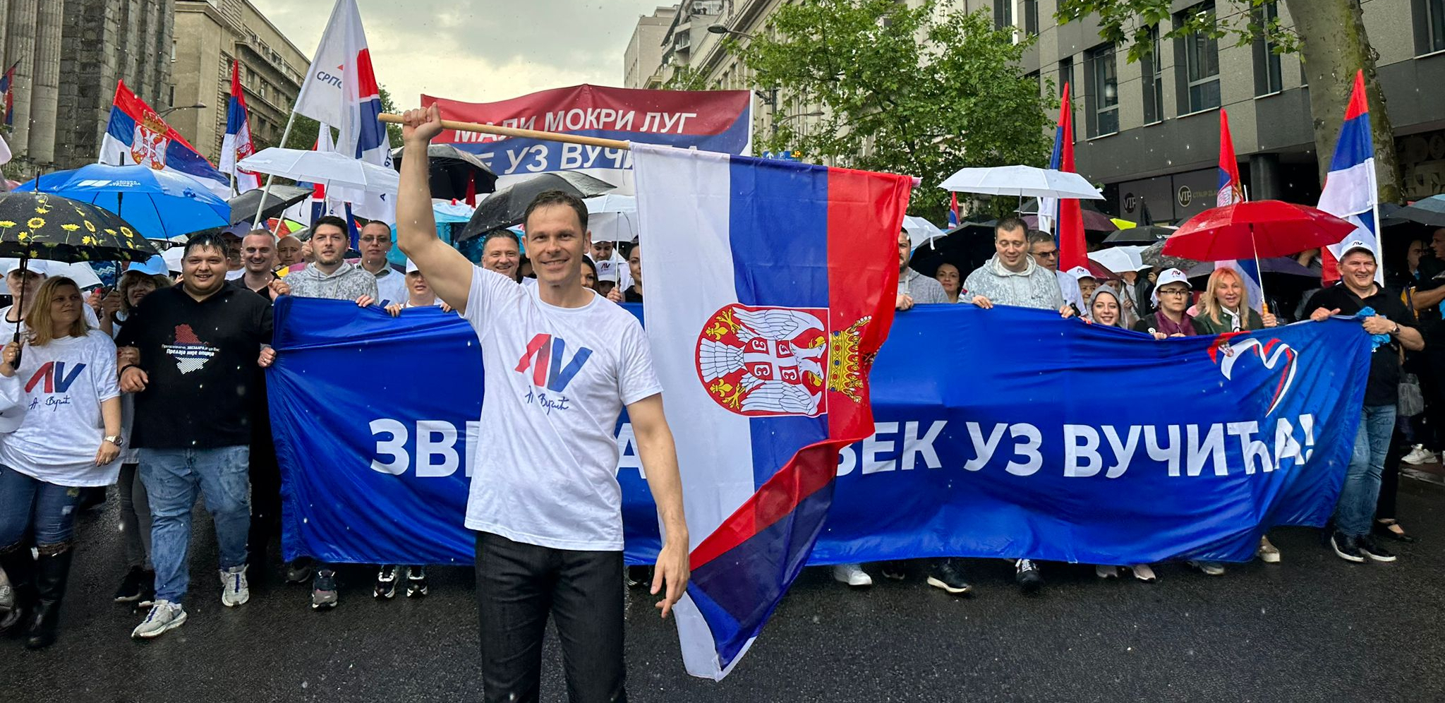 MINISTAR MALI SA SVOJIM ZVEZDARCIMA Sjajna atmosfera pred najveći narodni skup u Srbiji (FOTO/ VIDEO)