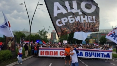 HIT BARJAK Ogromna kolona Novosađana stala pred zastavu ACO, SRBINE! (FOTO)