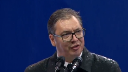 SRBIJA NEĆE SEDETI SKRŠTENIH RUKU! Vučić upozorio: Čuvaćemo mir, ali...