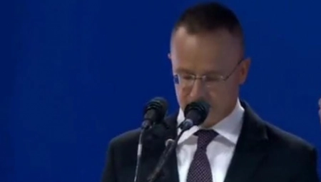 PETER SIJARTO: PODRŽAVAJTE SVOG PREDSEDNIKA, NAPRED ALEKSANDRE! (VIDEO)