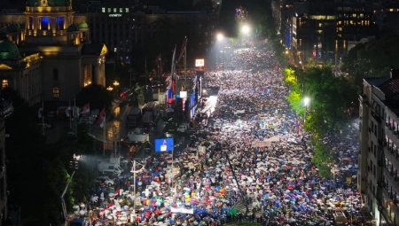 KAKO IZGLEDA 200.000 LJUDI NA JEDNOM MESTU U ISTO VREME? Veličanstvena scena u Beogradu! (FOTO)