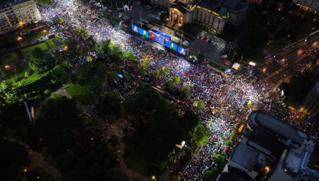SRBIJA ZNA DA PRONAĐE JEDNISTVO! Predsednik Vučić poslao važnu poruku nakon skupa Srbija nade (FOTO)